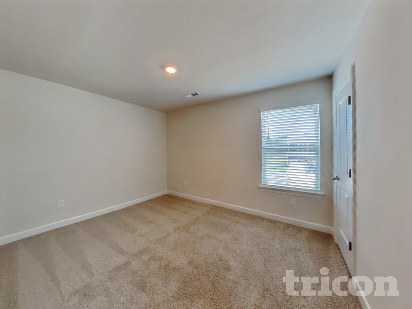 Building Photo - 3326 Quintana Dr