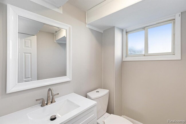 Building Photo - 2719 Pall Mall Dr