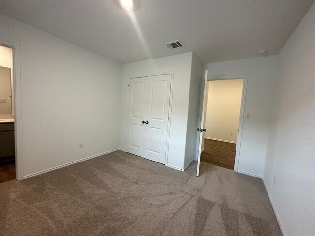 Building Photo - 1404 Marley