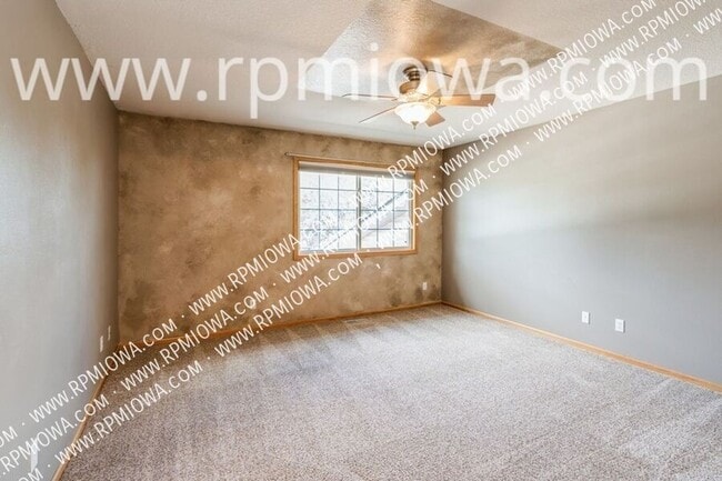 Building Photo - 1114 SE Birch Ln