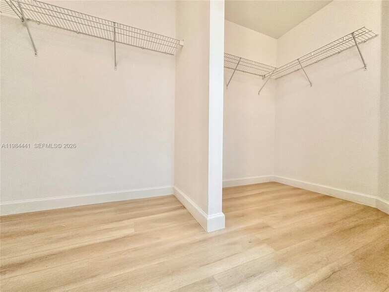 Building Photo - 11522 NW 69th Ter