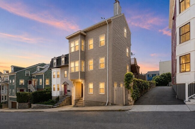 Building Photo - 17 Sackville St