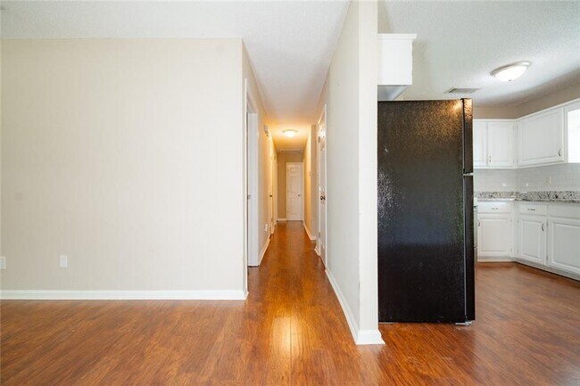 Building Photo - 1850 Panorama Blvd W