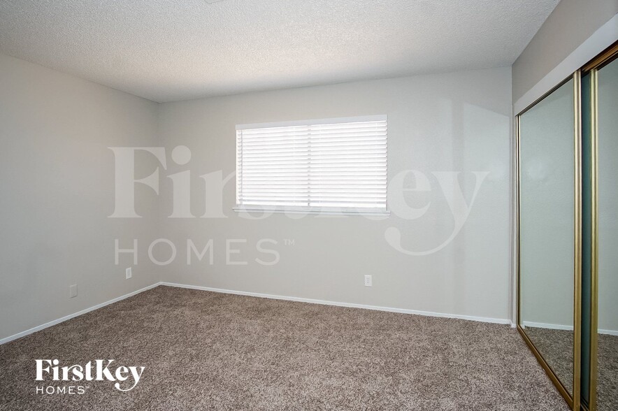 Building Photo - 227 Autumn Ct