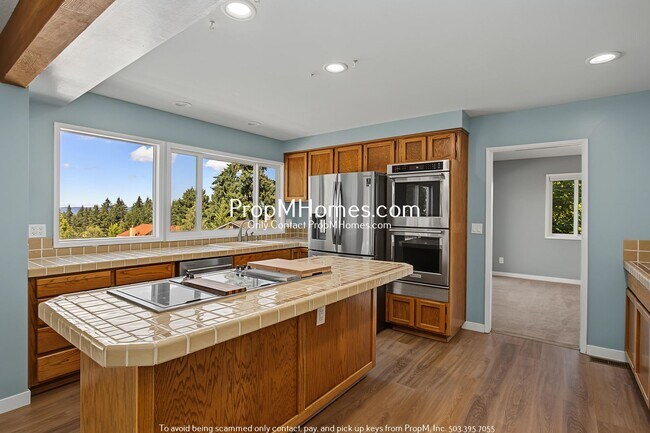 Building Photo - 8271 SW 184th Ave