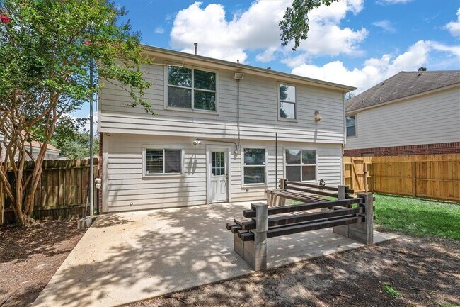 Building Photo - 7322 Foxbrook Dr