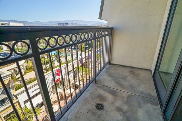 Building Photo - 603 Caruso Ave