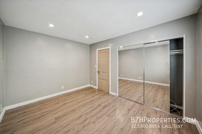 Building Photo - 252 S New Hampshire Ave