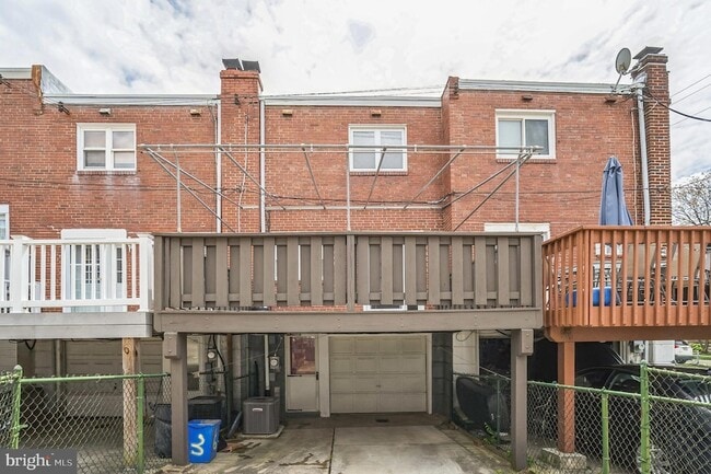 Building Photo - 3631 Winona St