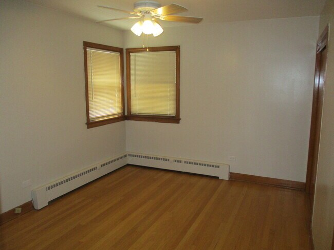 Building Photo - 6170 N Meade Ave