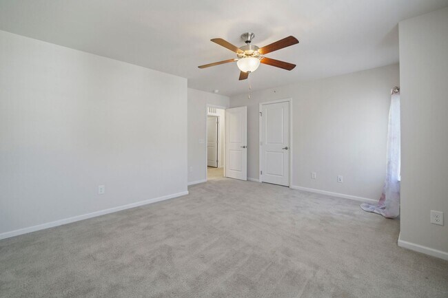Building Photo - Enjoy the Community's Resort Like Living!