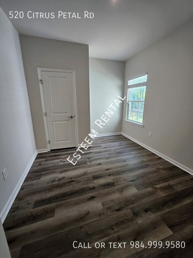 Building Photo - 520 Citrus Petal Rd