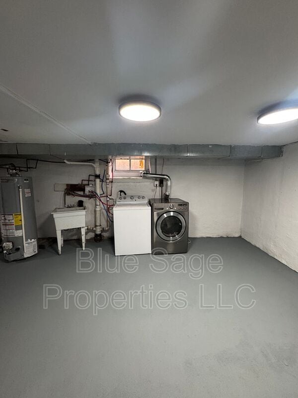 Building Photo - 1229 Wilson Dr