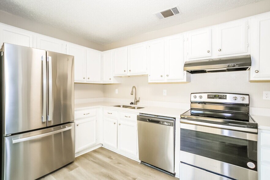 Building Photo - 4006 Bond St