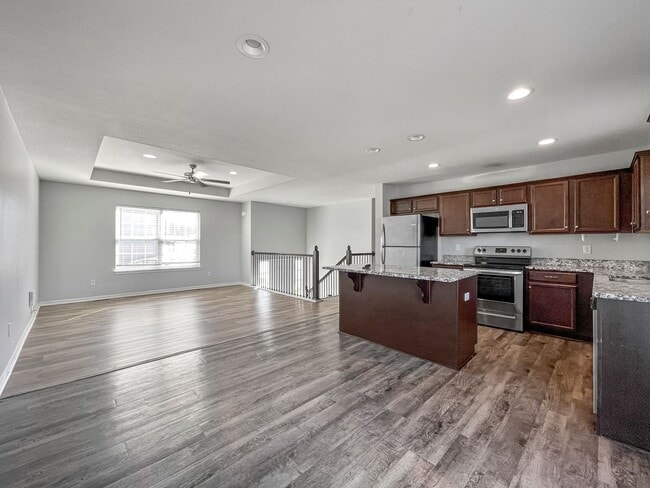 Building Photo - Spacious 3BR Home in Raymore, MO | Garage & Pet-Friendly