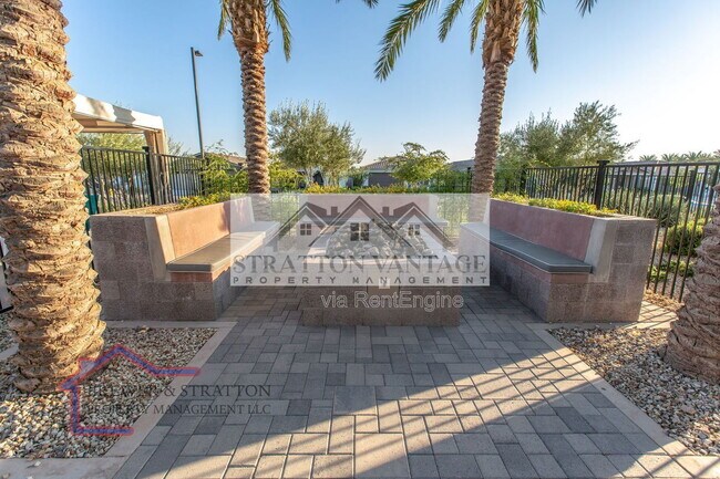 Building Photo - 9638 E Tesla Ave