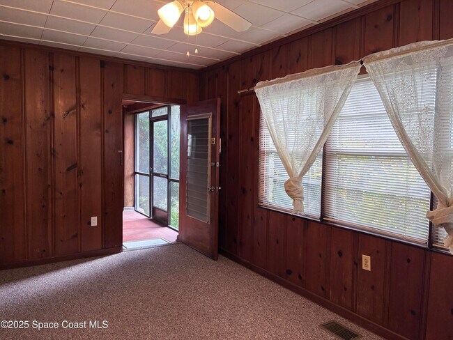 Building Photo - 803 Rockledge Dr