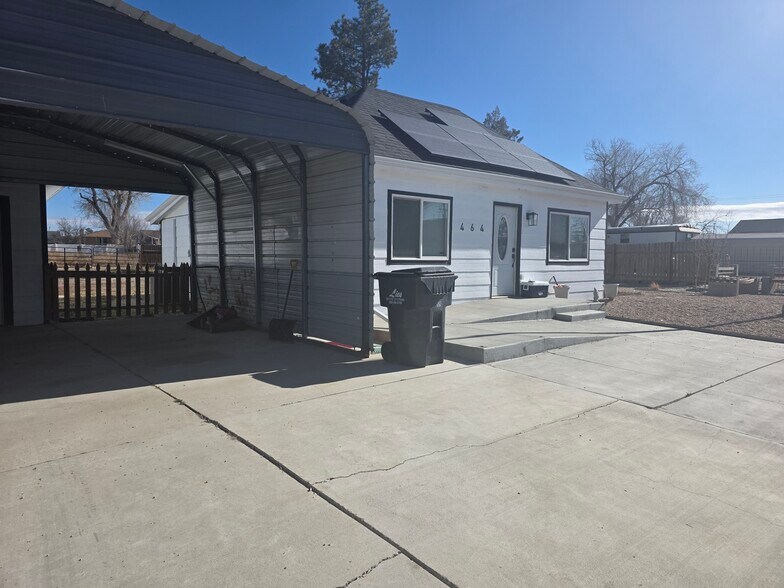 Building Photo - 464 2nd Ave