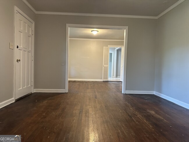 Building Photo - 498 North Ave