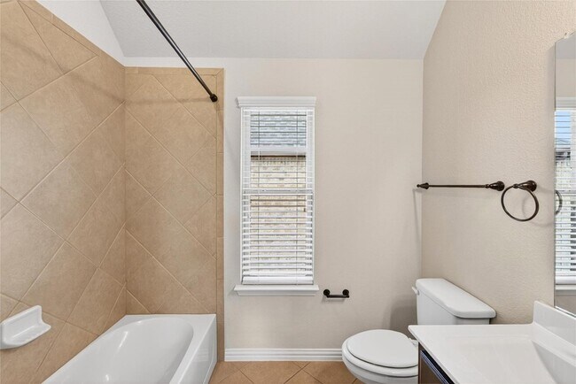Building Photo - 5629 Grove Cove Dr