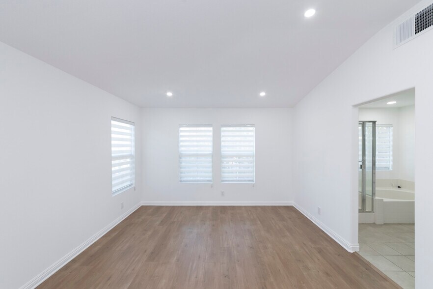 Building Photo - 1353 Lukens Ct