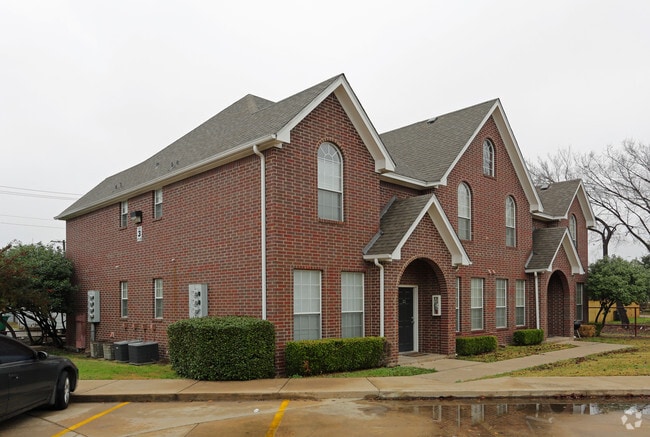 Primary Photo - Bellmere Apartments
