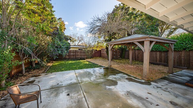 Building Photo - 5 Ormond Ct