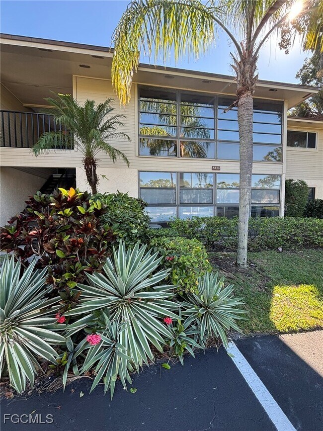 Building Photo - 5713 Foxlake Dr