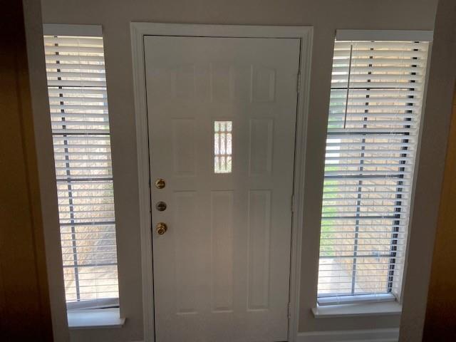 Building Photo - 2303 Markland St