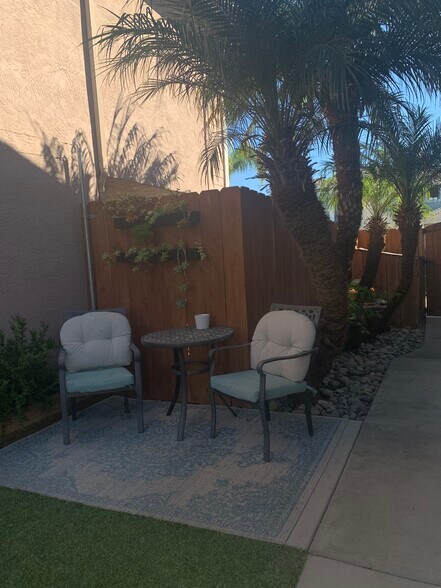 Building Photo - 2406 Maravilla Way