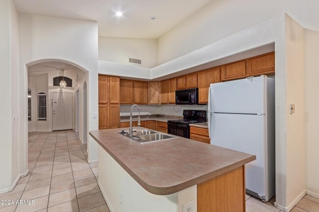 Building Photo - 2390 E Whitten St