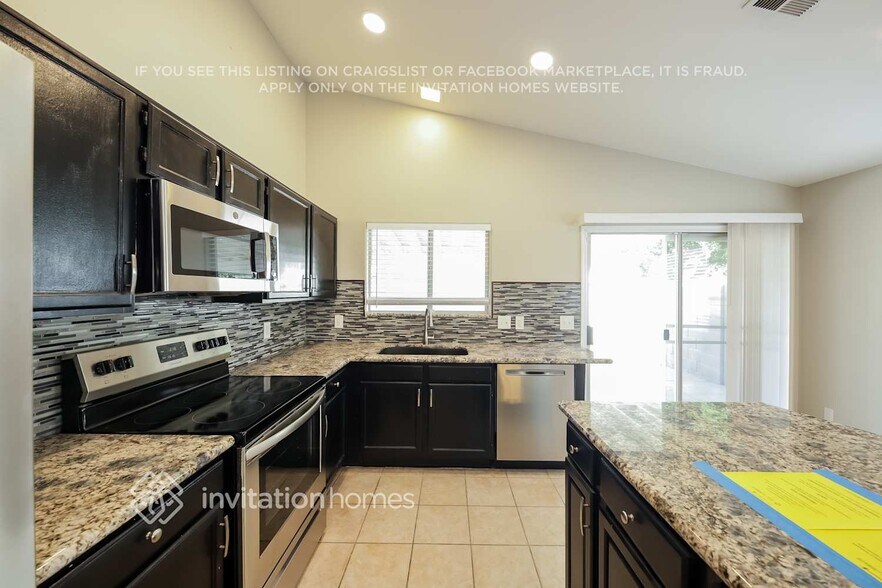 Building Photo - 2834 W Muriel Dr