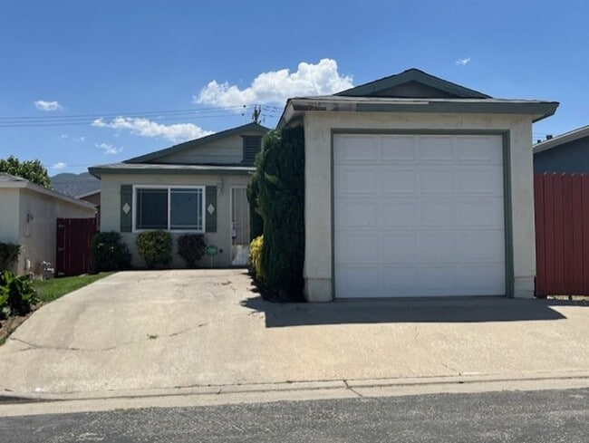 Primary Photo - Charming 2 Bed 1 Bath Condo in Tehachapi!