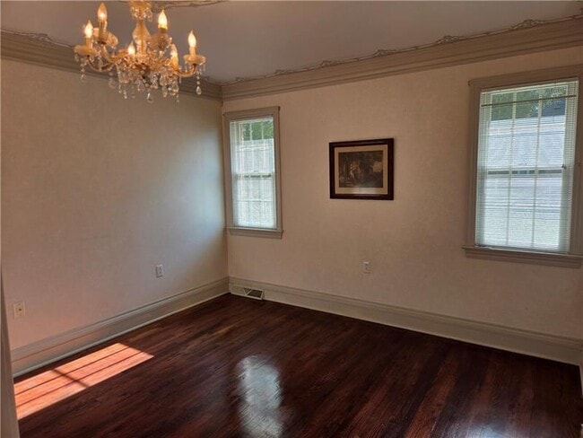 Building Photo - 111 Saddle Brook Cir