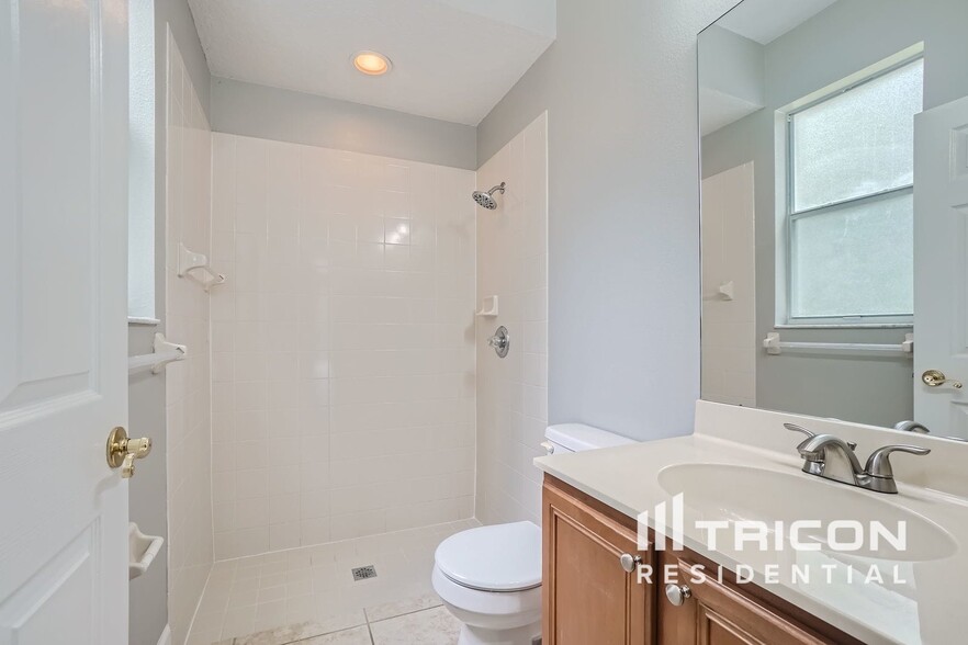 Building Photo - 639 Gulf Land Dr
