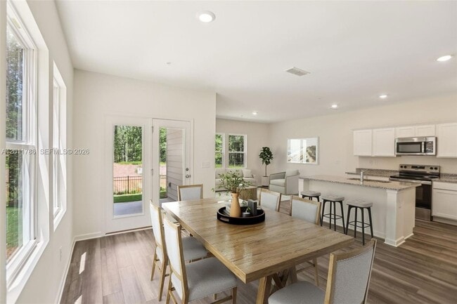 Building Photo - 2579 Grey Hawk Dr