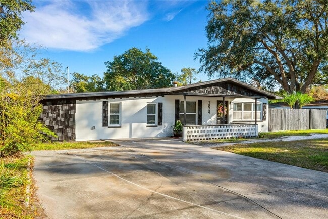 Building Photo - 1824 Roanoke Ave