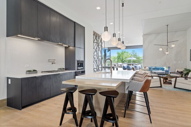 Building Photo - Premier Penthouse Suite at Seven 88 West Midtown-