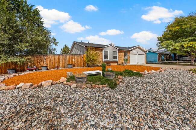 Building Photo - 901 Candlestar Loop N