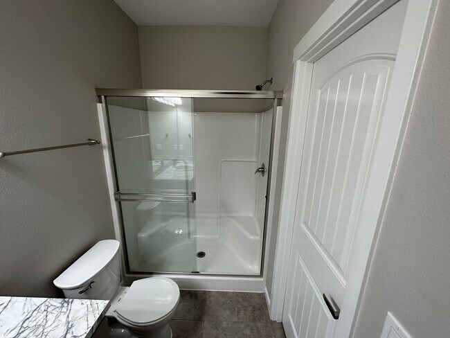 Building Photo - 553