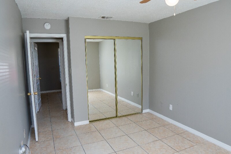 Building Photo - 434 W 17th St