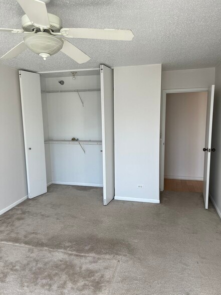 Building Photo - 1212 N La Salle Dr
