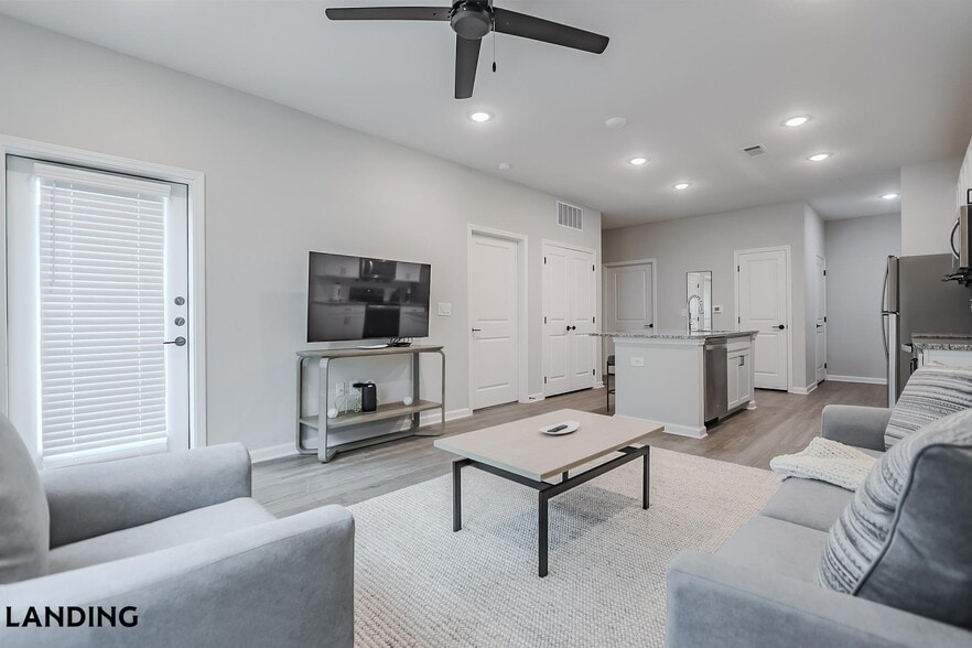 Building Photo - 1650 Harris Hill Rd