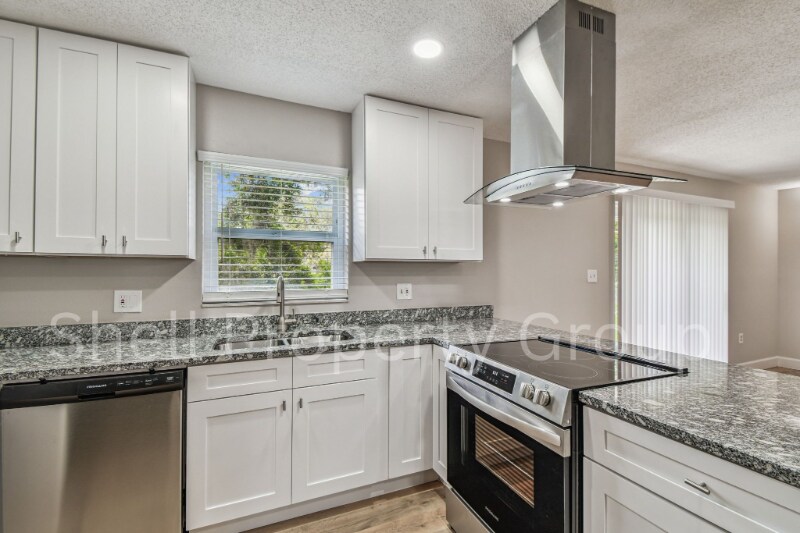 Building Photo - 16901 Melba Ln