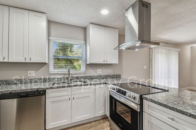 Primary Photo - 16901 Melba Ln