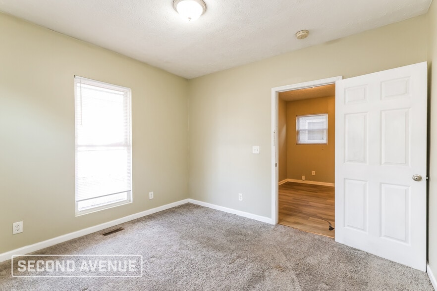 Building Photo - 540 Beecher St