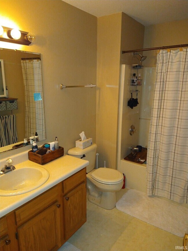 Building Photo - 9509 Hidden Village Pl