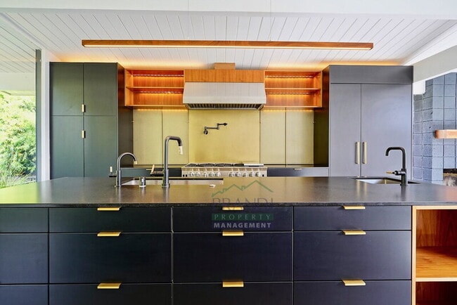 Building Photo - 18 Anchorage Ct