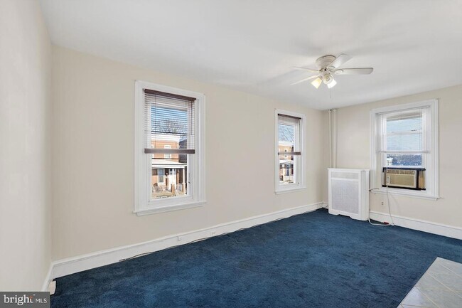 Building Photo - 459 Martin St