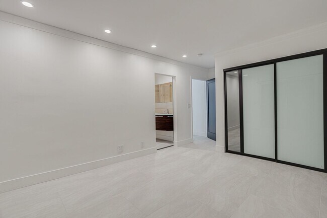 Building Photo - 11354 Sunshine Terrace
